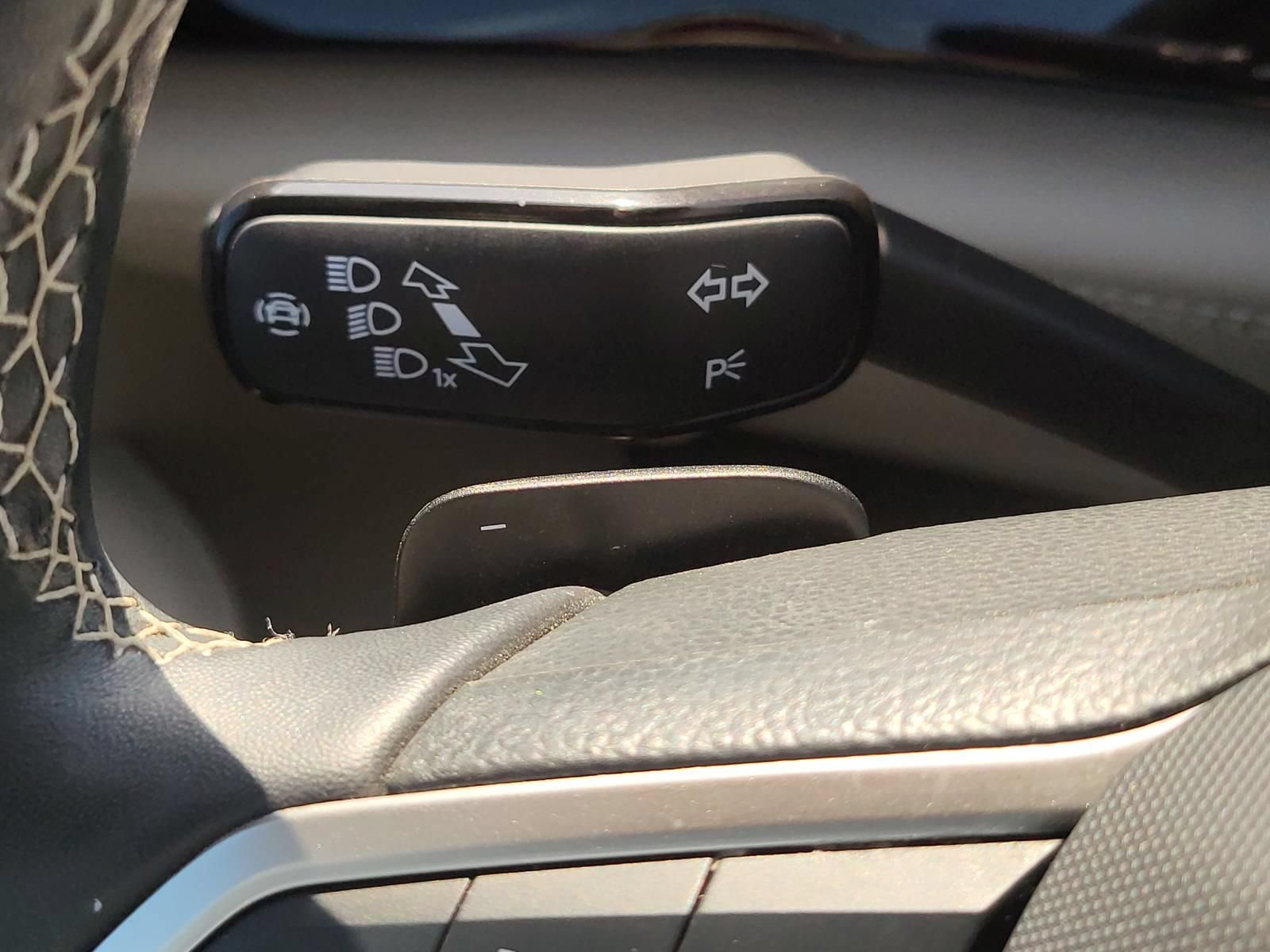Used 2024 Volkswagen Atlas SE FWD image 31