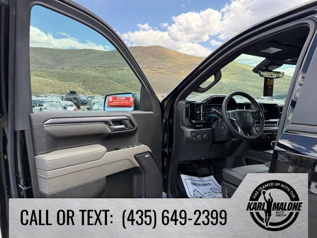 New 2026 Chevrolet Silverado 1500 ZR2 w/ Dark Appearance Package AWD/4WD image 17