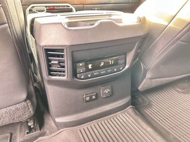 Used 2024 Toyota Sequoia Platinum image 28