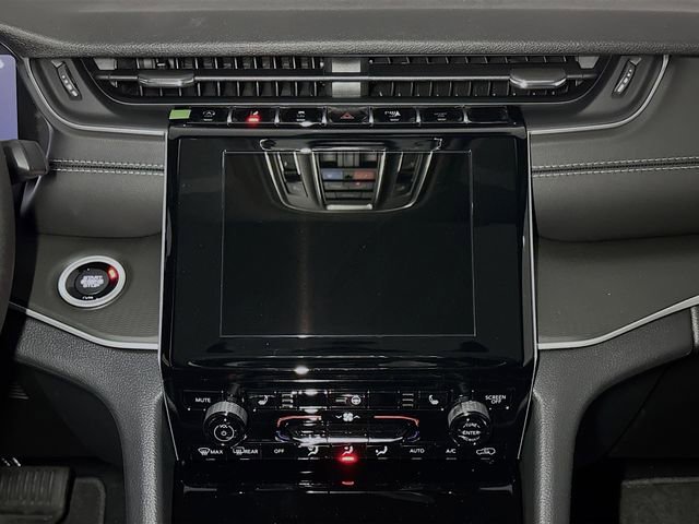 New 2025 Jeep Grand Cherokee L Altitude image 8