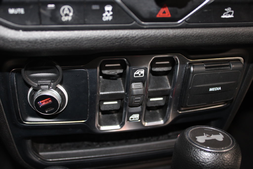 Used 2024 Jeep Wrangler Unlimited Sport AWD/4WD image 41