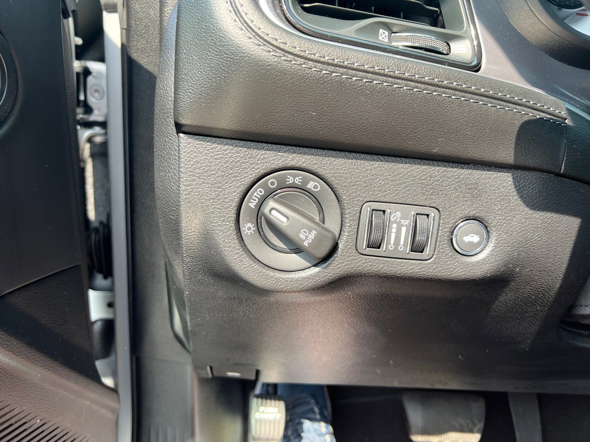 Used 2022 Dodge Challenger R/T Scat Pack w/ T/A Package image 39