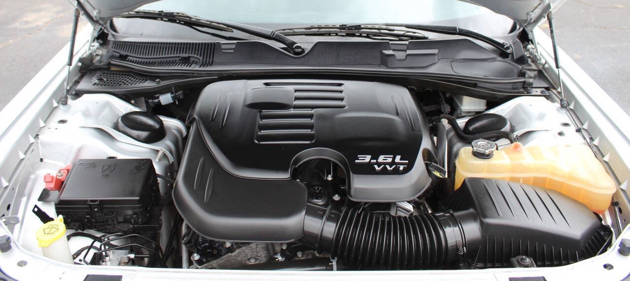 Used 2021 Dodge Challenger SXT RWD image 8