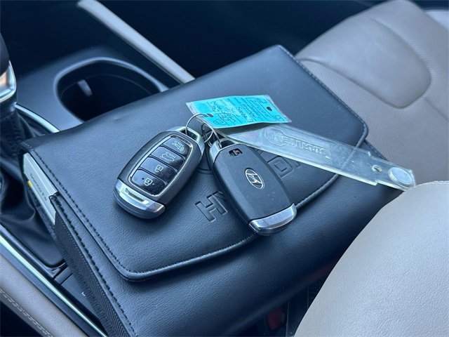 Used 2020 Hyundai Santa Fe Limited image 4