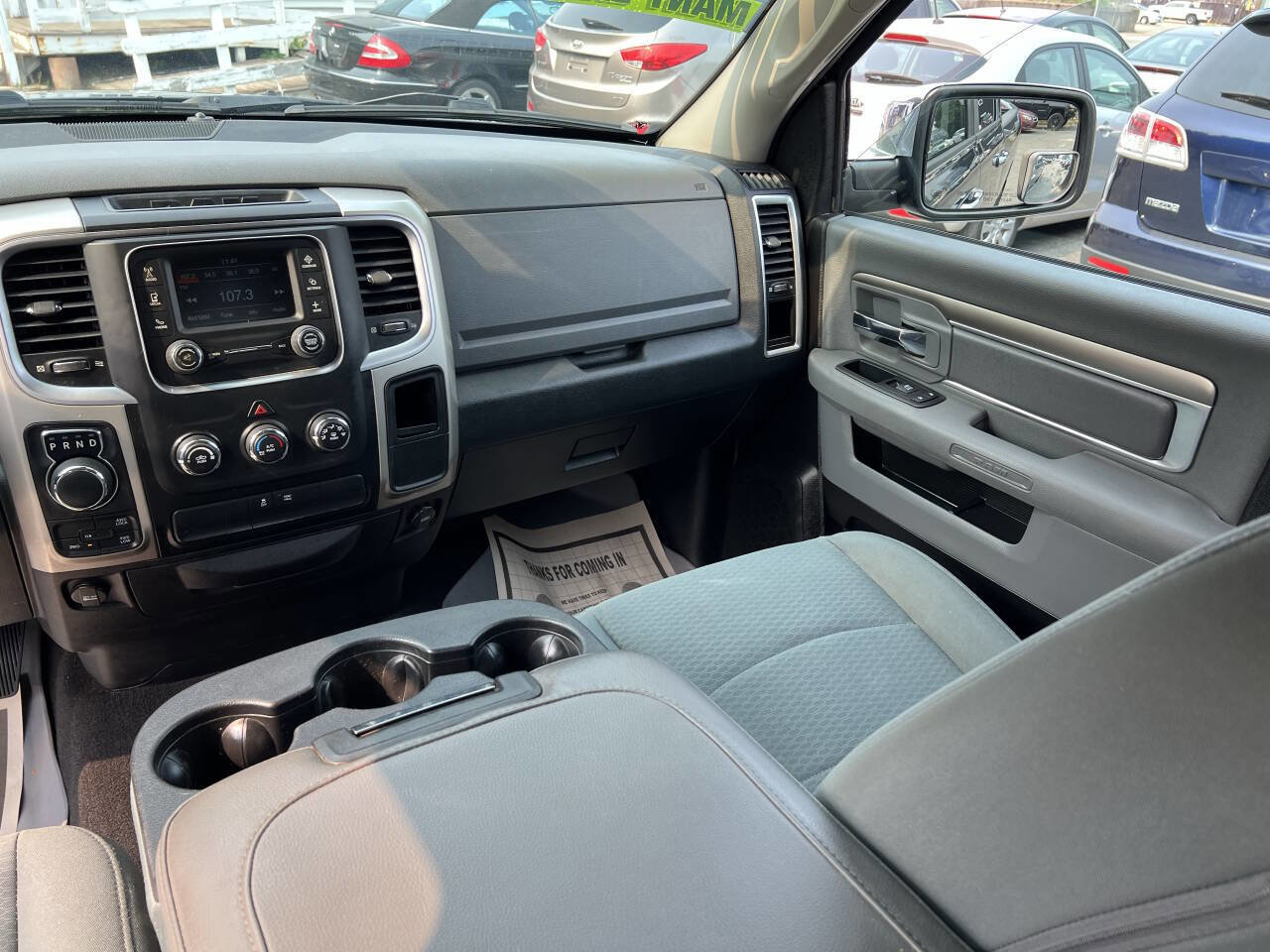 Used 2016 RAM 1500 Classic SLT image 33