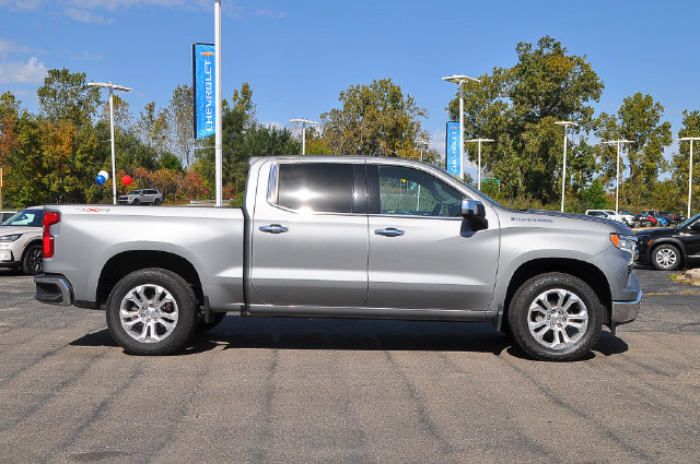 Used 2023 Chevrolet Silverado 1500 LTZ w/ Technology Package AWD/4WD image 2