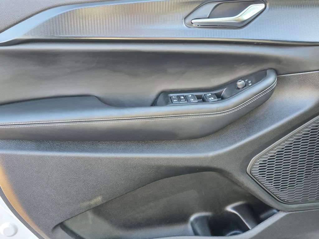 Used 2024 Jeep Grand Cherokee L Altitude image 11