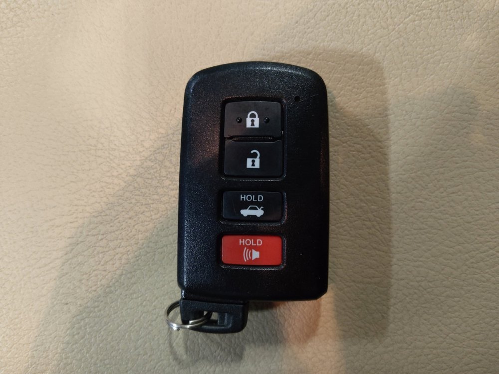 Used 2017 Toyota Camry XLE w/ Moonroof Package image 32