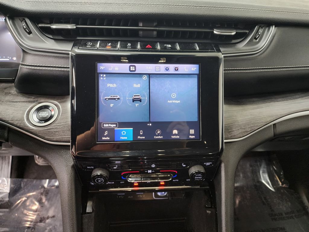 Used 2022 Jeep Grand Cherokee L Limited w/ MOPAR Finishing Package image 17