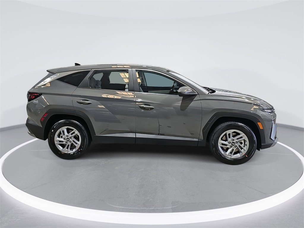 New 2026 Hyundai Tucson SE image 4