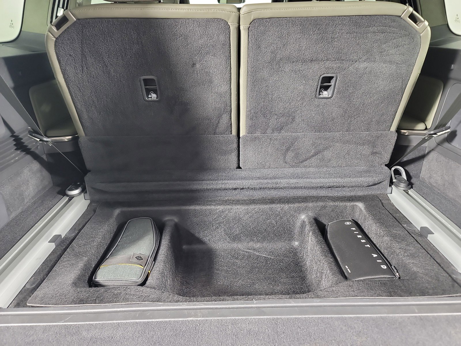 Used 2024 Rivian R1S Adventure image 26