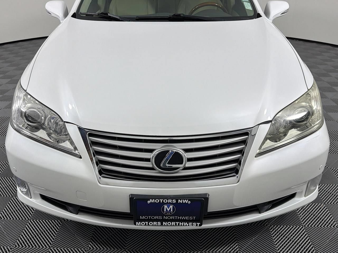 Used 2011 Lexus ES 350 FWD image 2