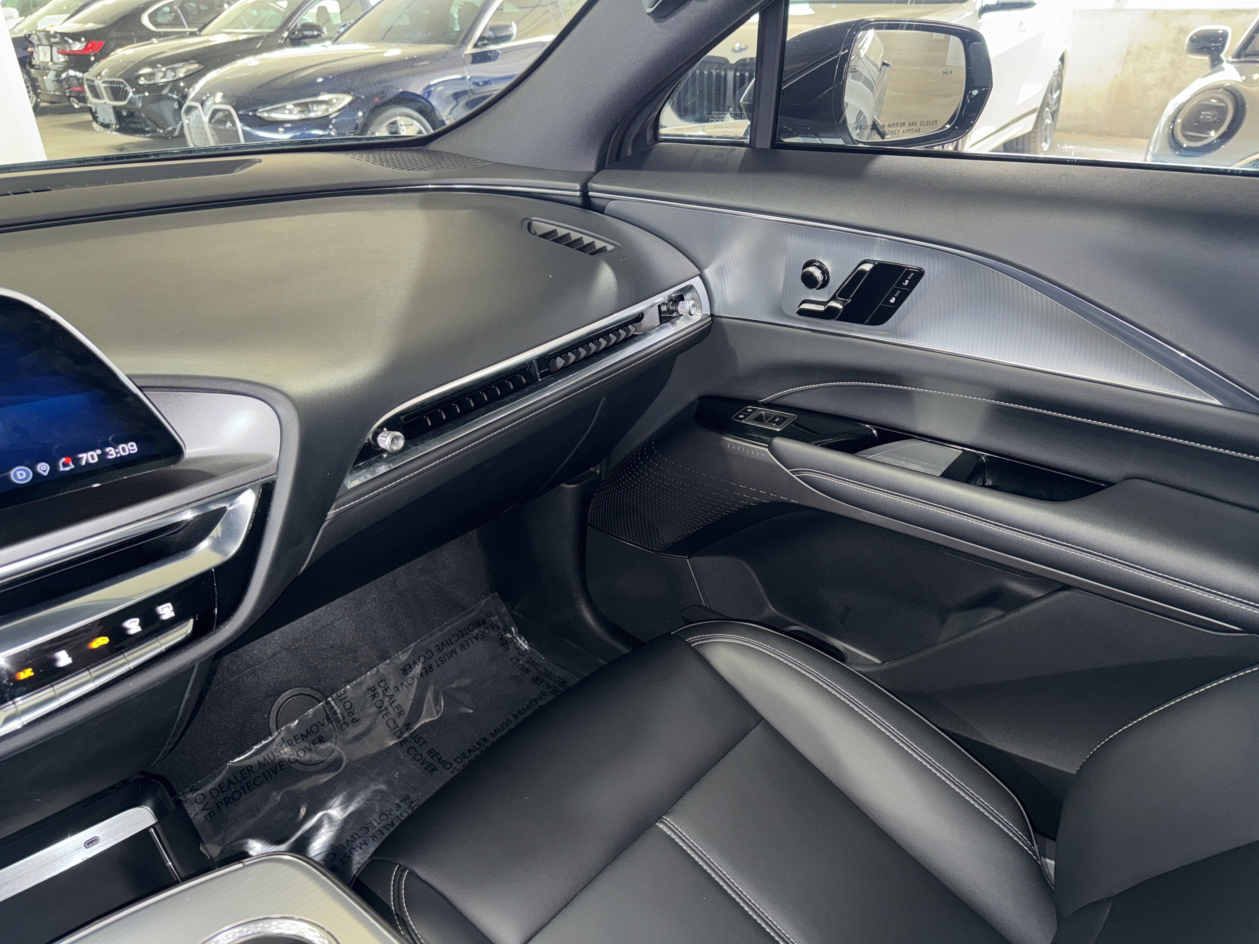 Used 2024 Cadillac Lyriq Tech w/ Driver Assist Package image 31