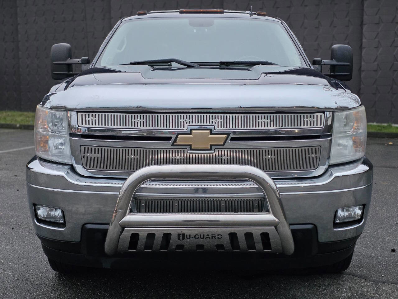 Used 2011 Chevrolet Silverado 3500 LTZ image 2