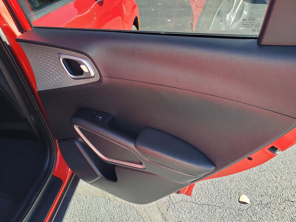 Used 2020 Kia Soul LX image 18