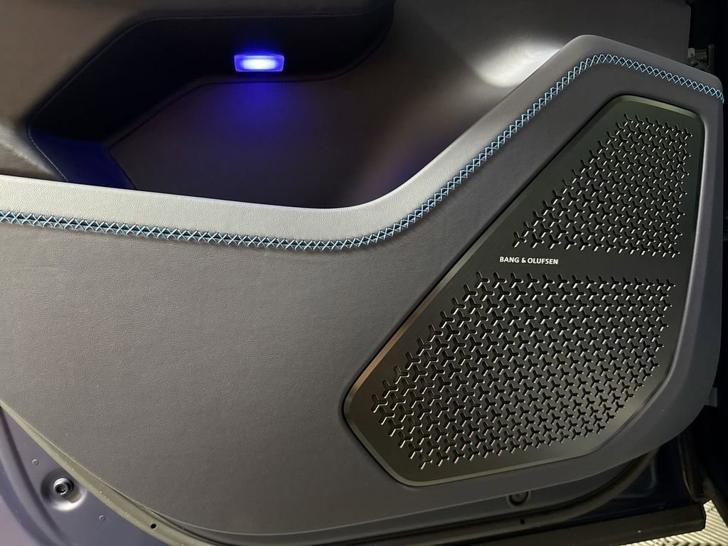 Used 2025 Lamborghini Urus SE image 63