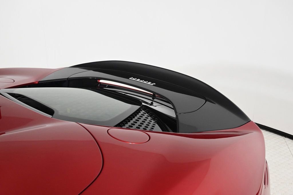 Used 2023 Ferrari SF90 Spider image 33