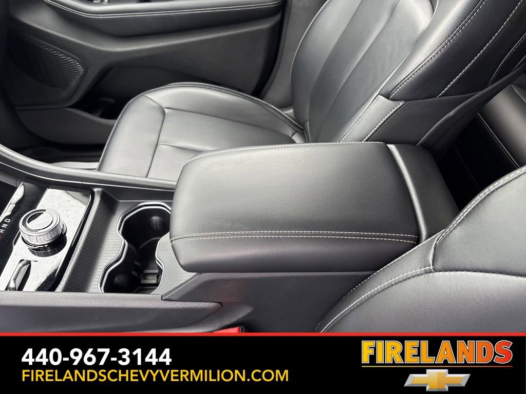 Used 2023 Jeep Grand Cherokee Limited w/ Black Appearance Package AWD/4WD image 27
