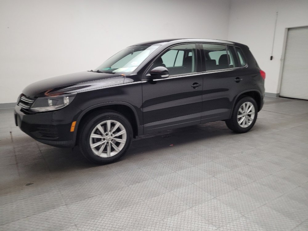 Used 2017 Volkswagen Tiguan Limited w/ Alloy Wheels Package image 2