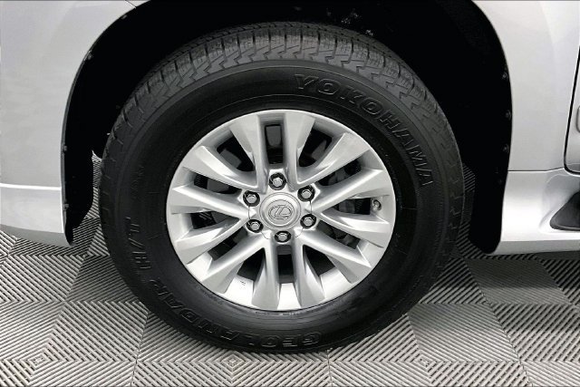Used 2018 Lexus GX 460 Premium w/ Premium Package AWD/4WD image 10