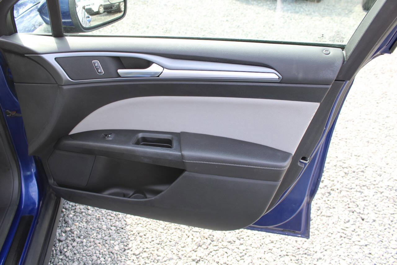 Used 2015 Ford Fusion S FWD image 19