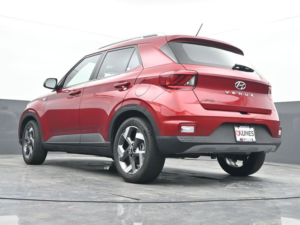 Used 2025 Hyundai Venue SEL image 65