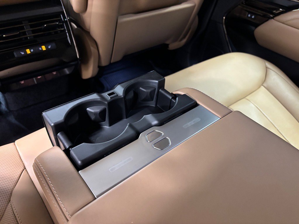 Used 2023 Land Rover Range Rover Sport SE image 24