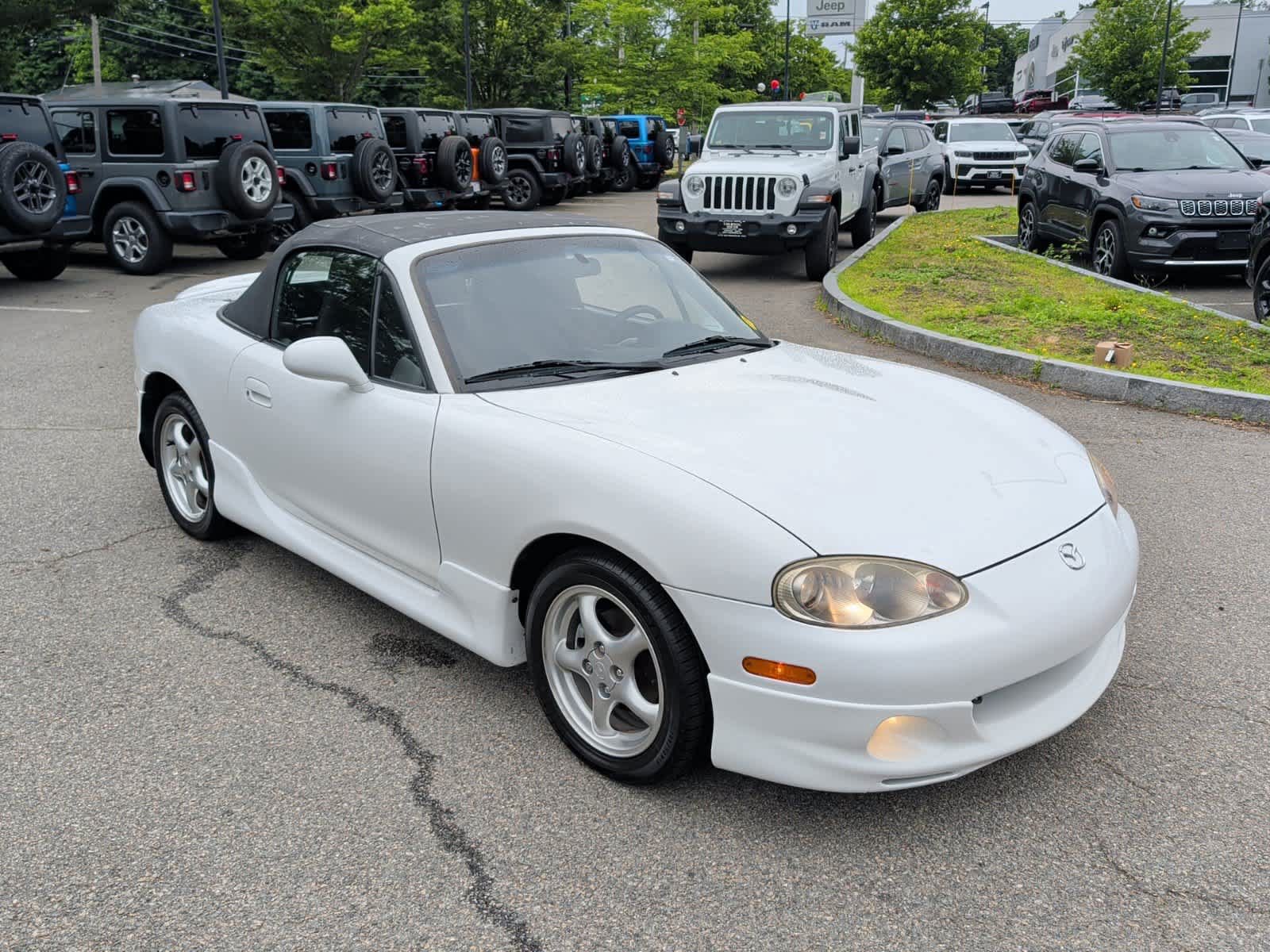 Used 2001 MAZDA MX-5 Miata RWD image 8