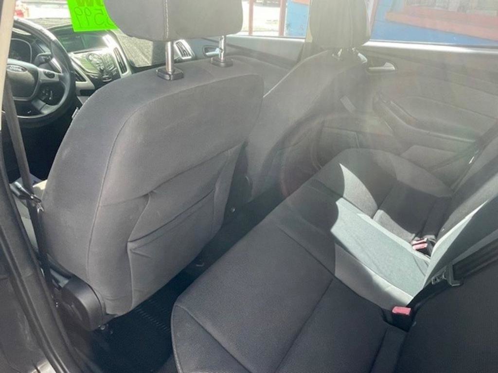 Used 2013 Ford Focus SE image 12