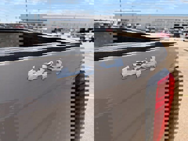 New 2026 GMC Sierra 1500 SLE w/ Preferred Package image 13