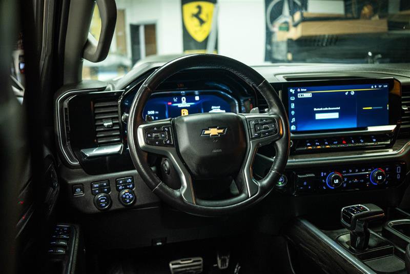 Used 2023 Chevrolet Silverado 1500 LTZ w/ LTZ Convenience Package II AWD/4WD image 15