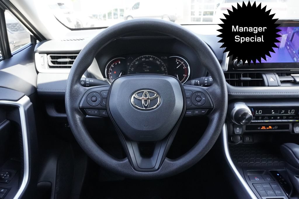 Used 2025 Toyota RAV4 XLE AWD/4WD image 10