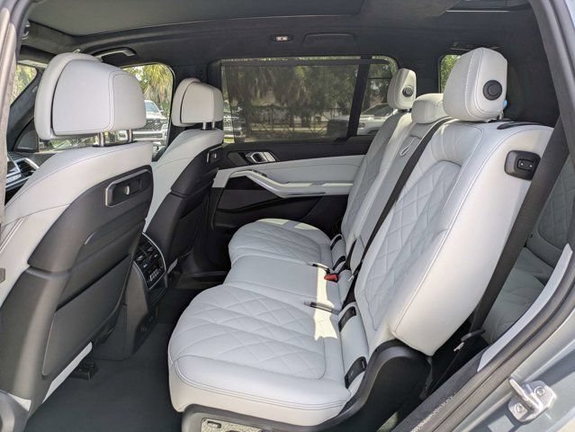 Used 2023 BMW X7 xDrive40i w/ Executive Package AWD/4WD image 13