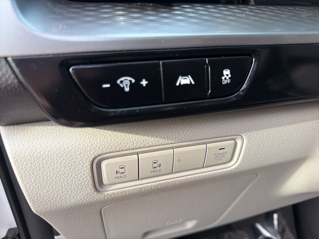 Used 2024 Kia Carnival LX image 14