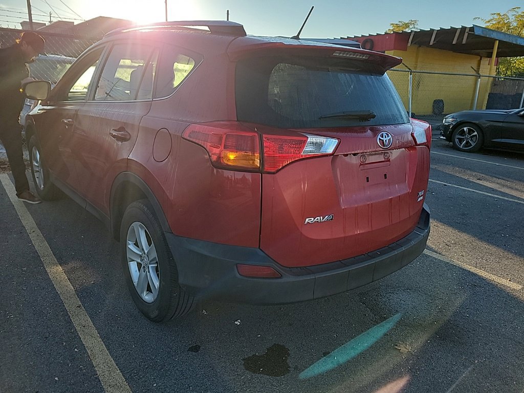 Used 2013 Toyota RAV4 XLE AWD/4WD image 4