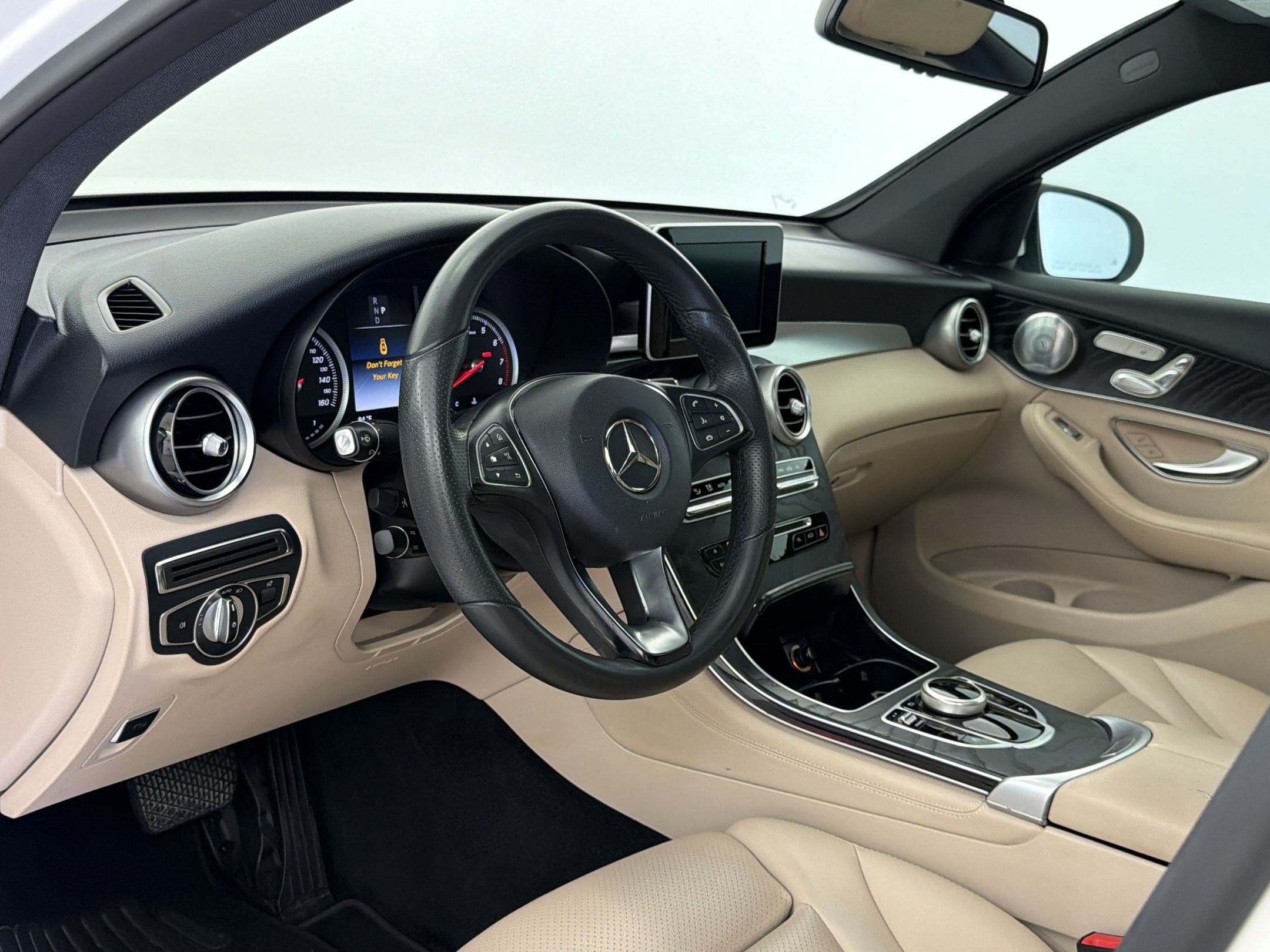Used 2018 Mercedes-Benz GLC 300 4MATIC Coupe image 4