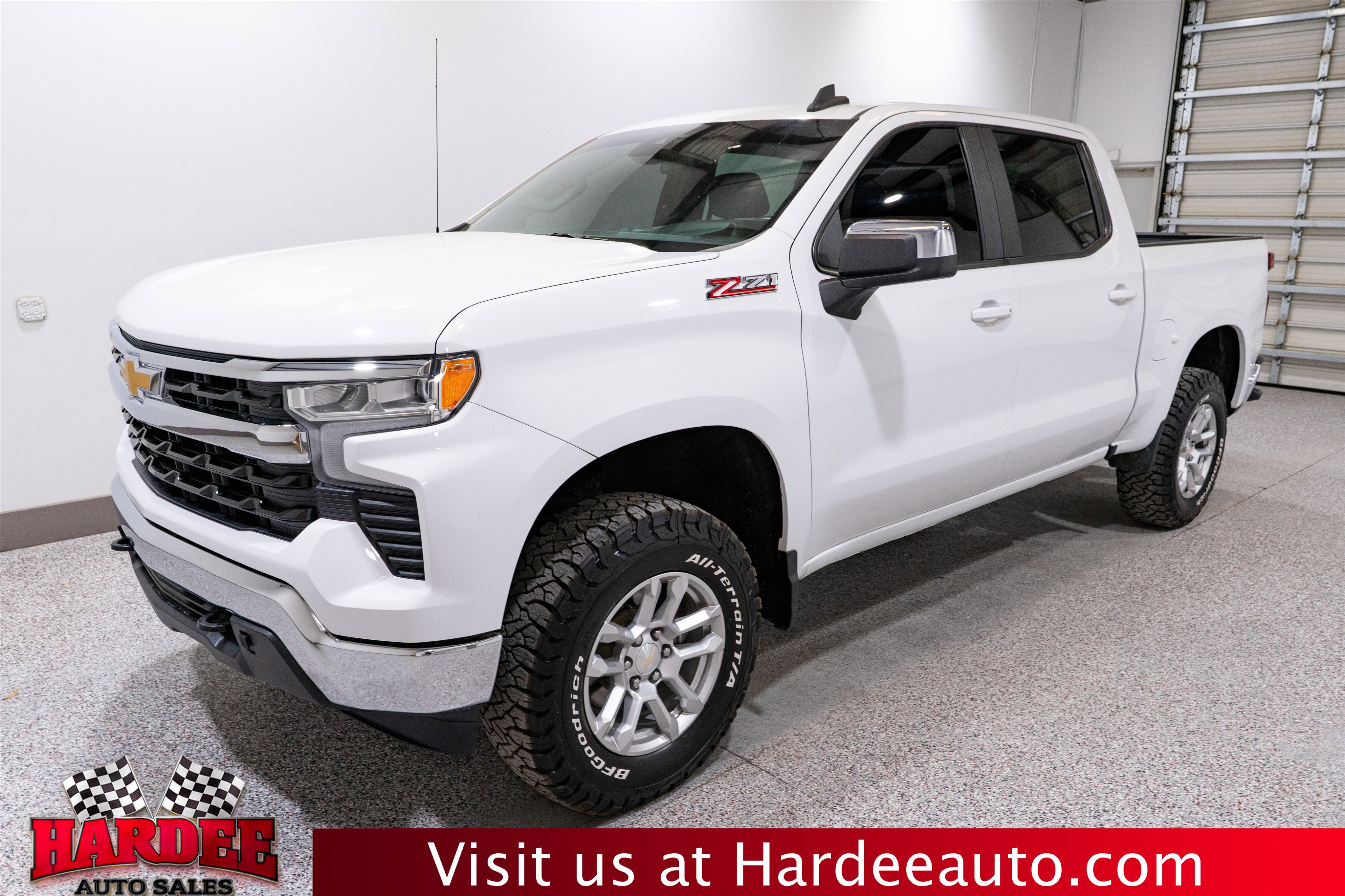 Used 2022 Chevrolet Silverado 1500 LT w/ Z71 Off-Road Package image 2
