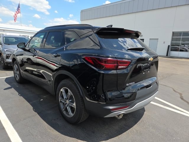 Used 2024 Chevrolet Blazer LT w/ Convenience Package FWD image 2