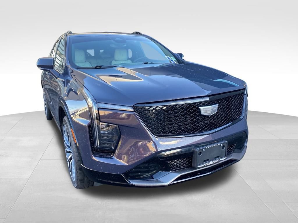 Used 2025 Cadillac XT4 Sport image 2