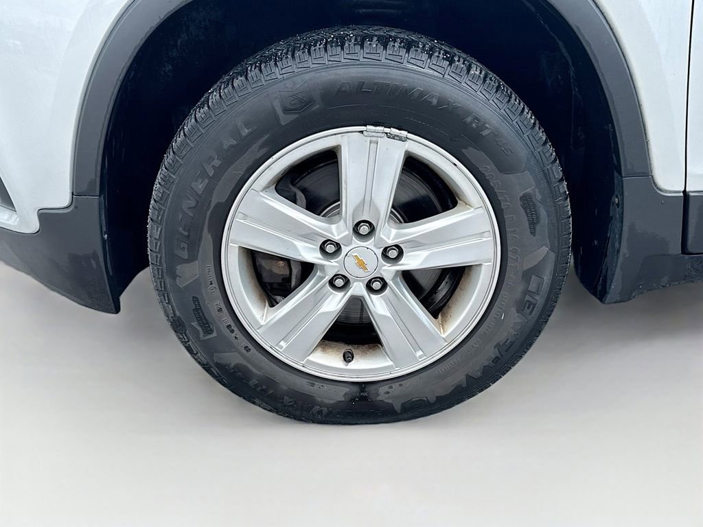 Used 2017 Chevrolet Trax LT w/ LT Convenience Package AWD/4WD image 27