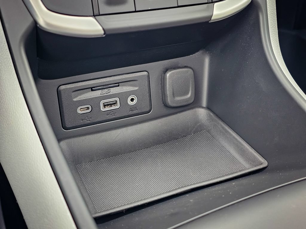Used 2023 GMC Terrain SLT w/ Infotainment Package II AWD/4WD image 32