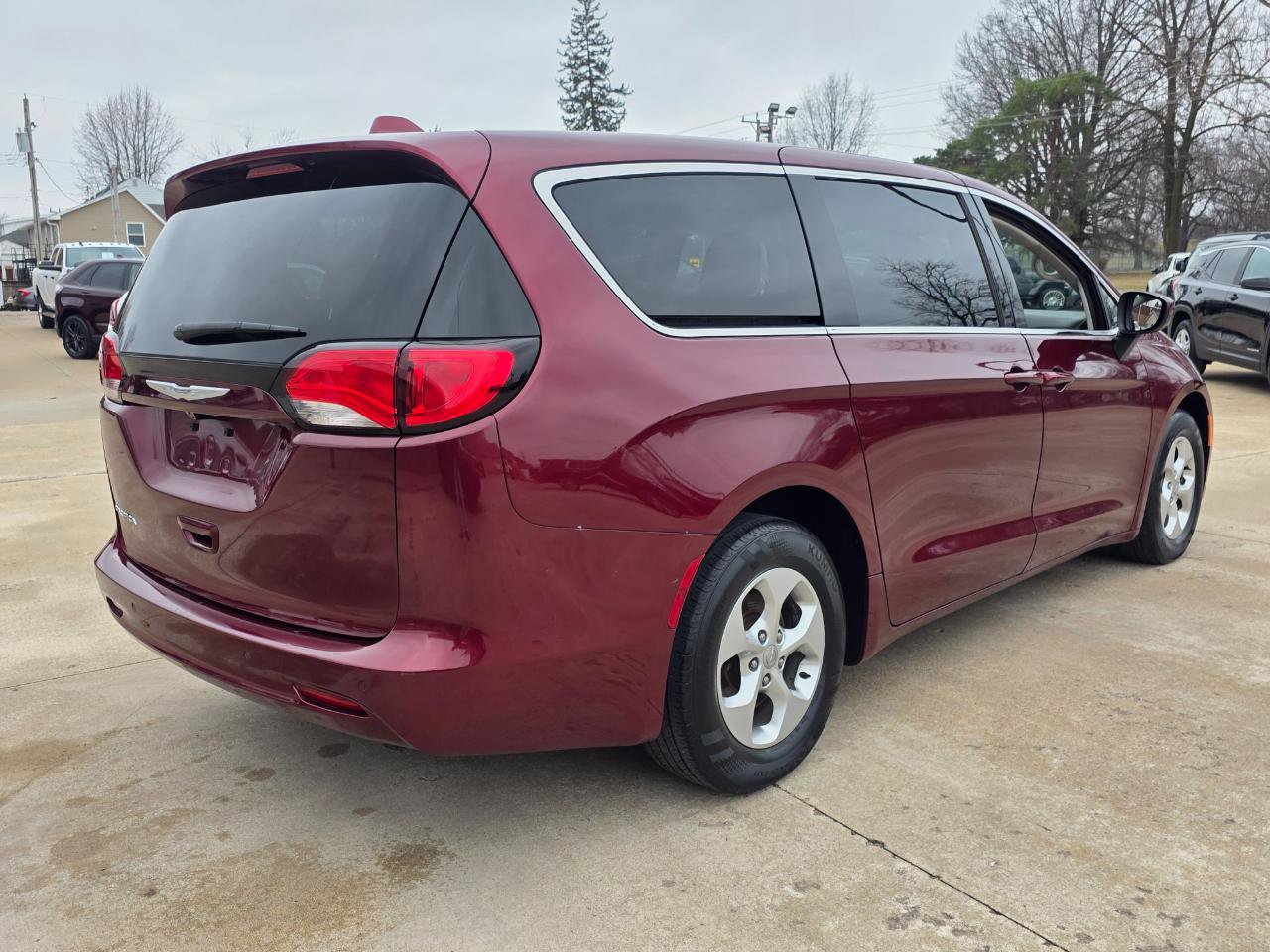 Used 2017 Chrysler Pacifica LX w/ Tire & Wheel Group image 19