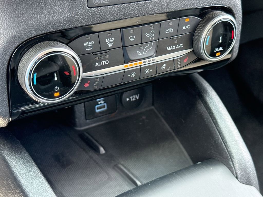 Used 2022 Ford Escape Titanium w/ Titanium Premium Package FWD image 19