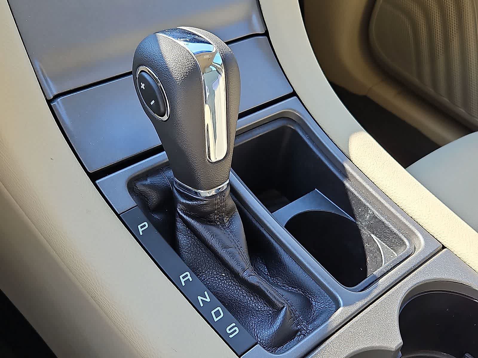 Used 2018 Ford Taurus SE FWD image 21