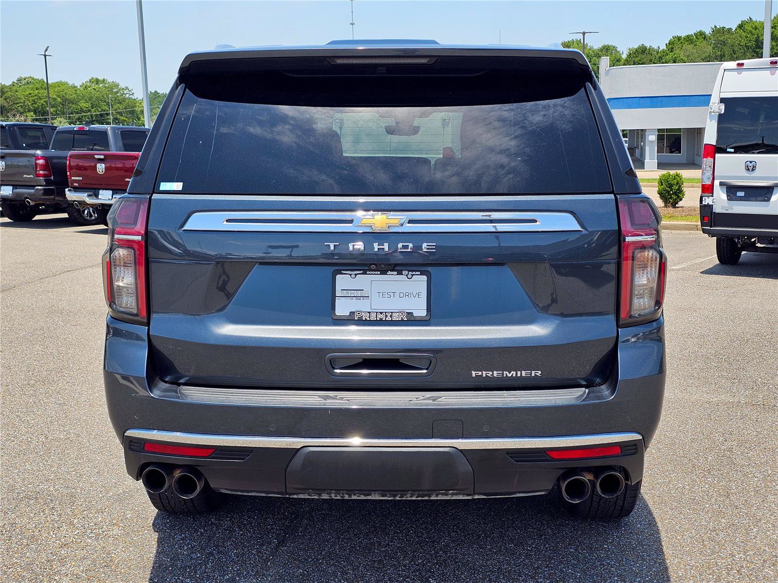 Used 2021 Chevrolet Tahoe Premier w/ Premium Package AWD/4WD image 11