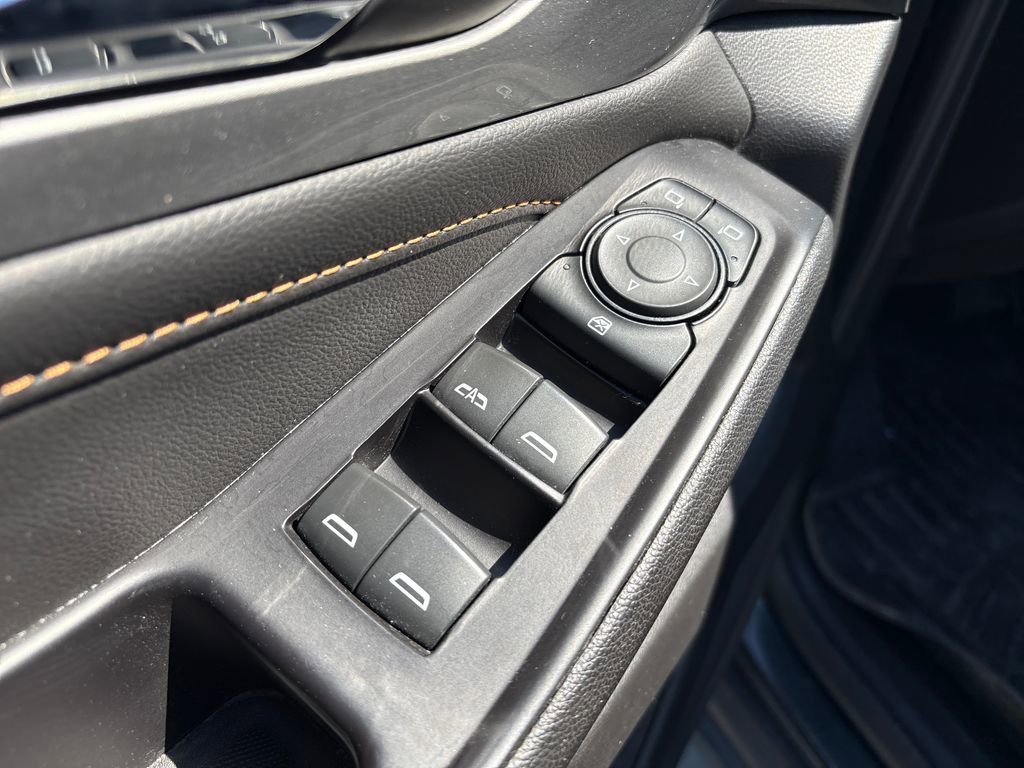 Used 2019 Chevrolet Traverse LT image 18