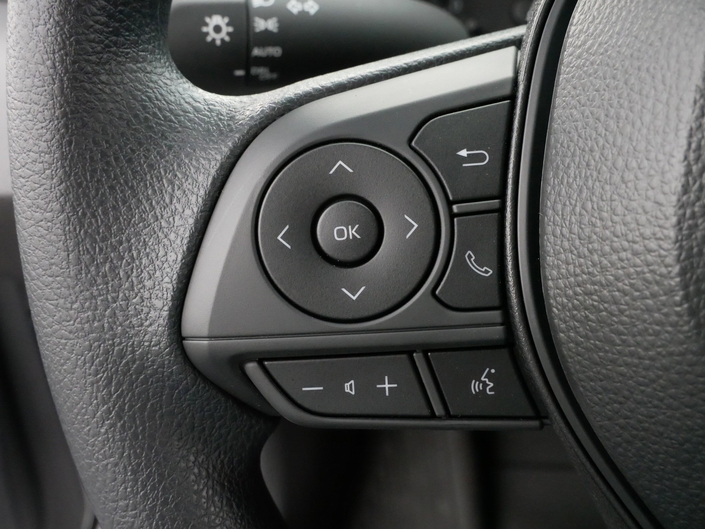 Certified 2025 Toyota Corolla LE image 26