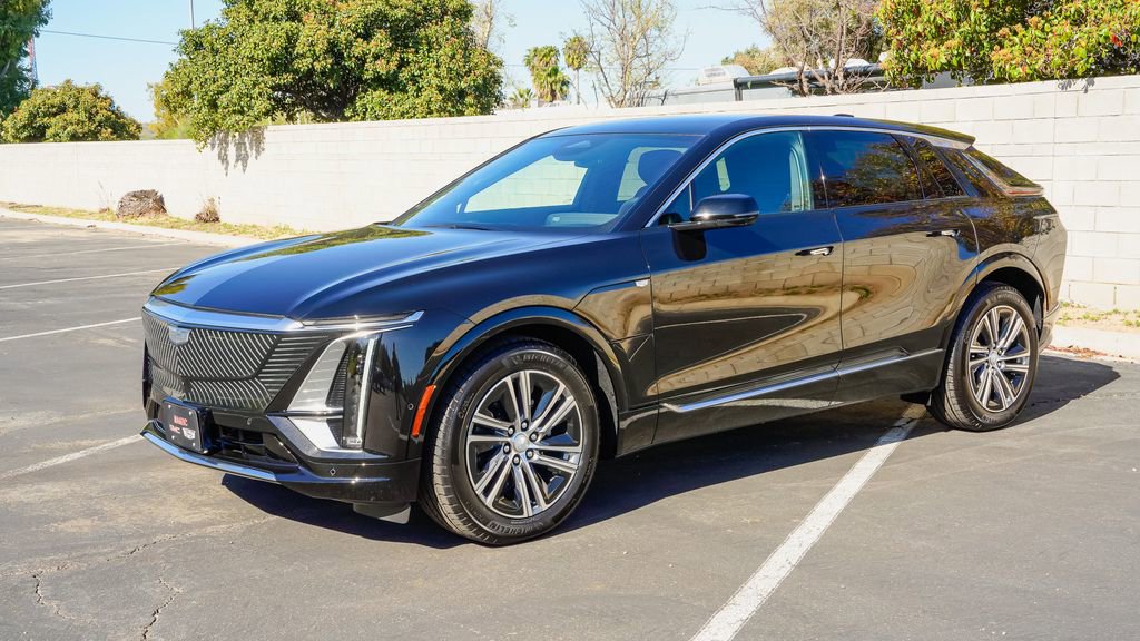 New 2026 Cadillac Lyriq Luxury image 3