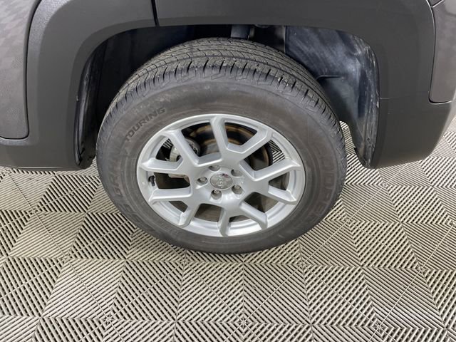 Used 2021 Jeep Renegade Latitude w/ Convenience Group image 21