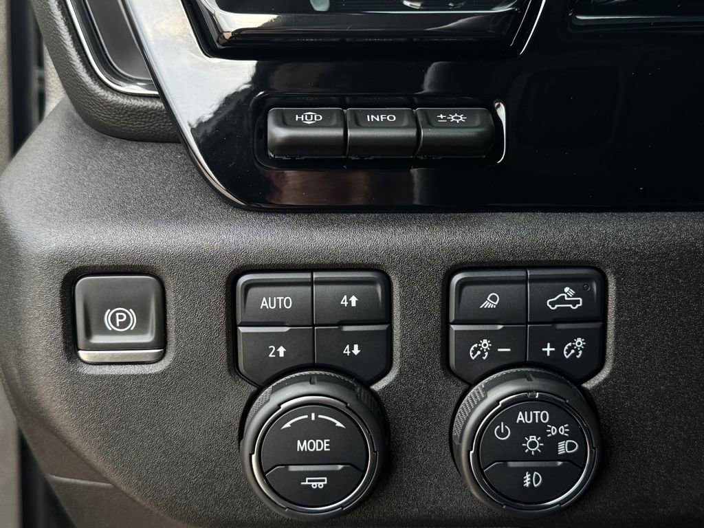 Used 2024 Chevrolet Silverado 2500 ZR2 w/ Technology Package AWD/4WD image 23